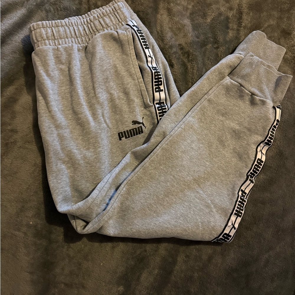 PUMA jogger sweat pants XL with cute puma stripe down the side! EUC!!